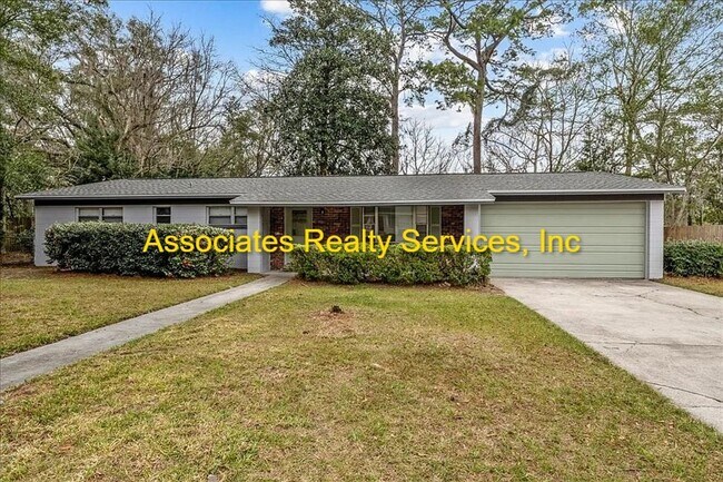 Building Photo - Suburban Heights-4 bedroom/ 2 bath