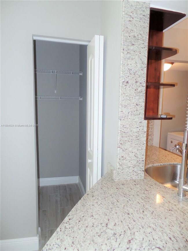 Foto del edificio - 1263 SW 46th Ave