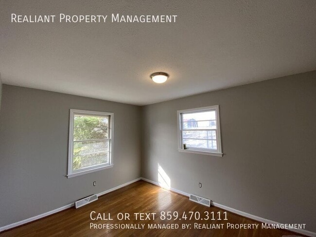 Building Photo - 208 W. Linden-