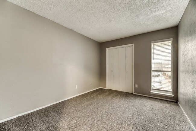 Building Photo - Pinewoods Apartments
