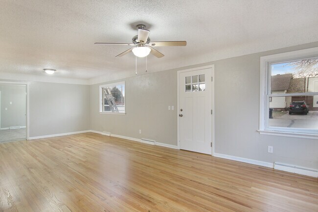 Foto del edificio - 2607 W 12th Street Rd