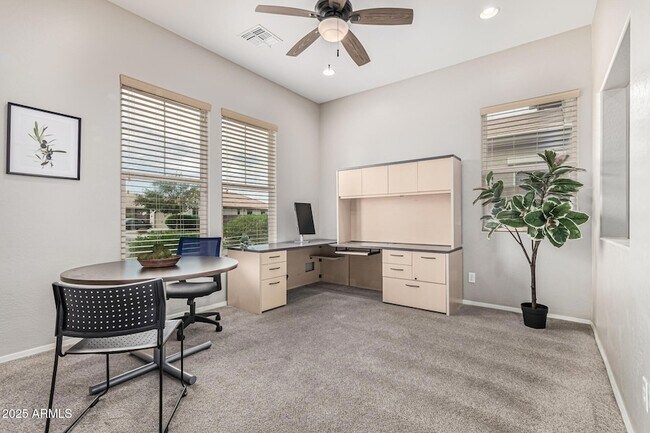 Foto del edificio - 7657 S Debra Dr