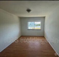 Building Photo - 776 W Ocean View Ave