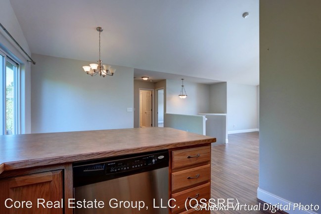 Building Photo - 4 br, 2.5 bath House - 4142 Scenic View Drive