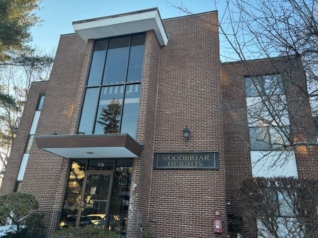 Primary Photo - 974 Main St
