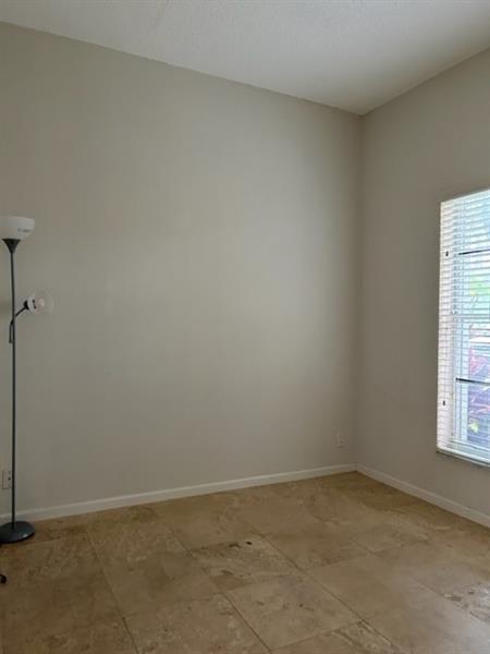 Foto del edificio - 3501 Sahara Springs Blvd
