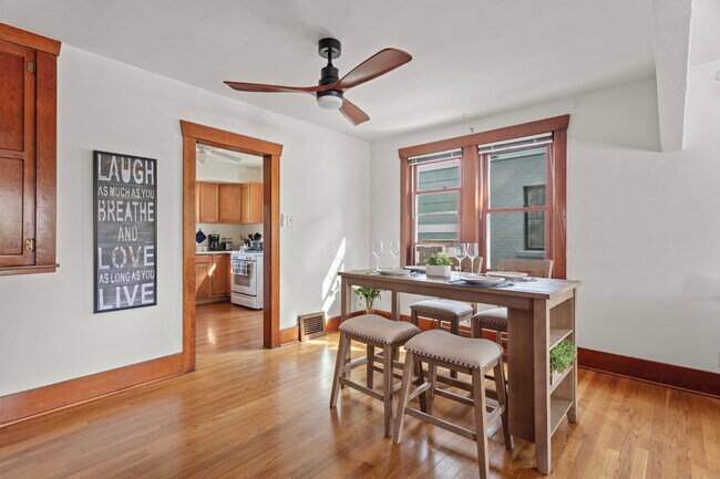 Foto del edificio - 3234 S Pearl St