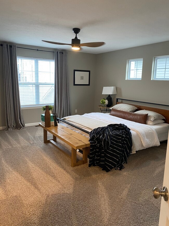 Building Photo - 270 N Warman Ave