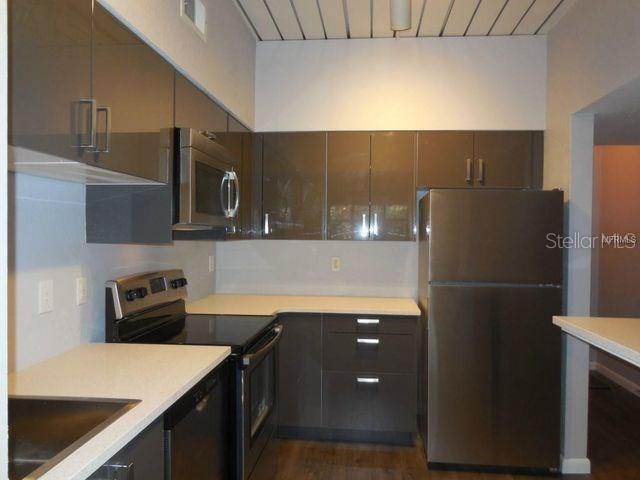 Foto del edificio - 2411 W Horatio St