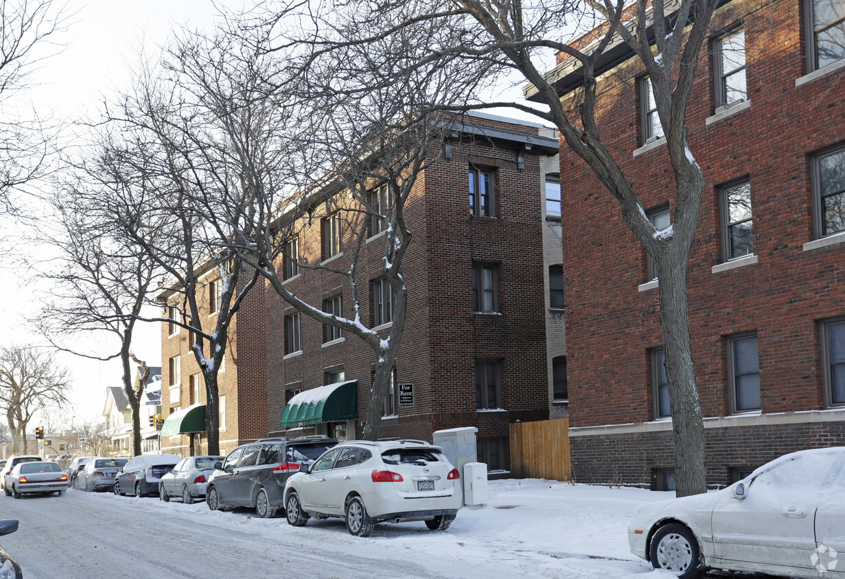 Building Photo - 2876 Humboldt Ave S
