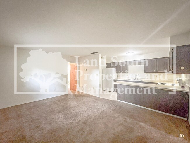 Foto del edificio - 815 W Carole St