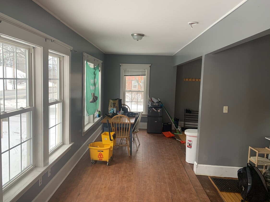 Dining Room - 735 S Main St