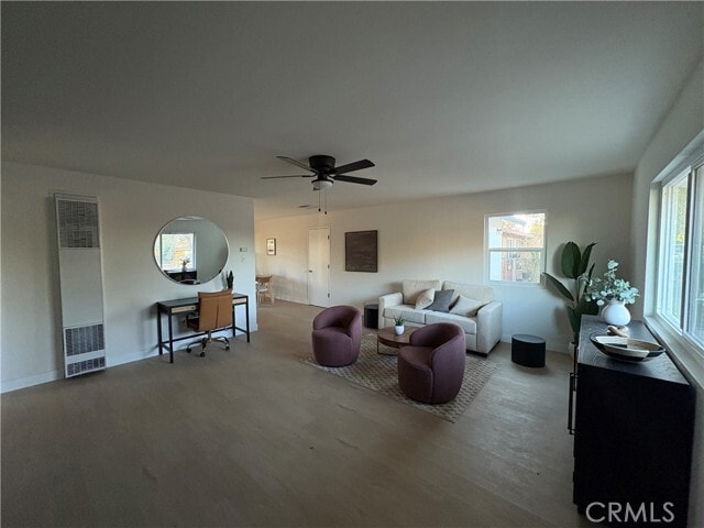 Foto del edificio - 16245 Pine St