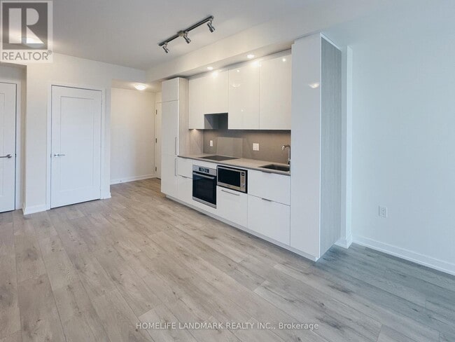 Building Photo - 28 Freeland St