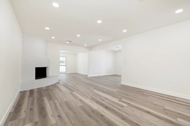 Foto del edificio - 11110 Odell Ave