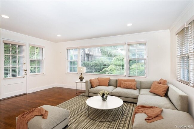 Building Photo - 25 Jerome Ave