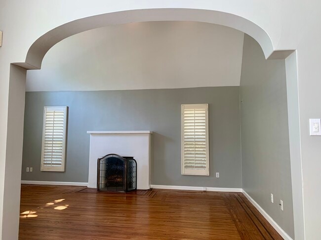 Foto del edificio - 5802 Cloverly Ave