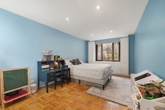 Foto del edificio - 425 E 63rd St