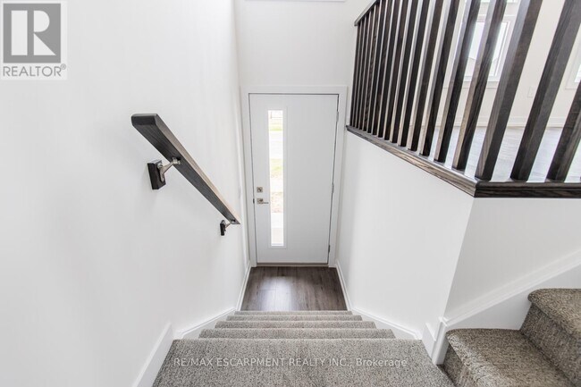 Photo du bâtiment - 70 Kenesky Dr