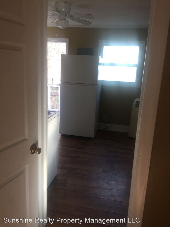 Foto del edificio - 2 br, 1 bath House - 16 Circle Dr