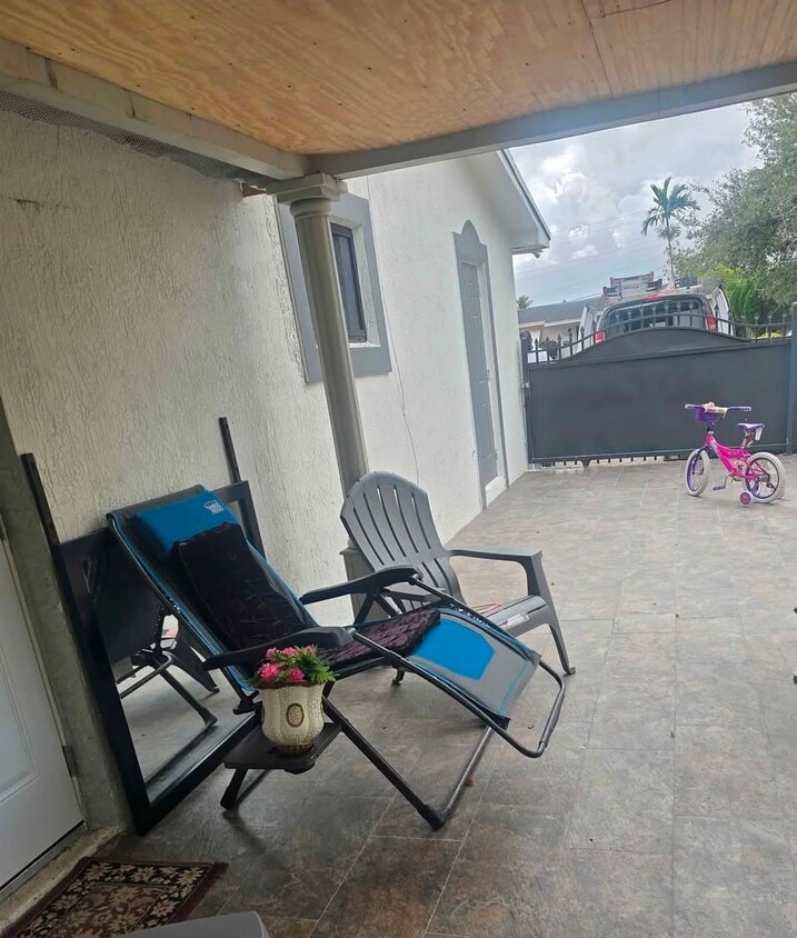 Foto del edificio - 785 NW 177th Terrace