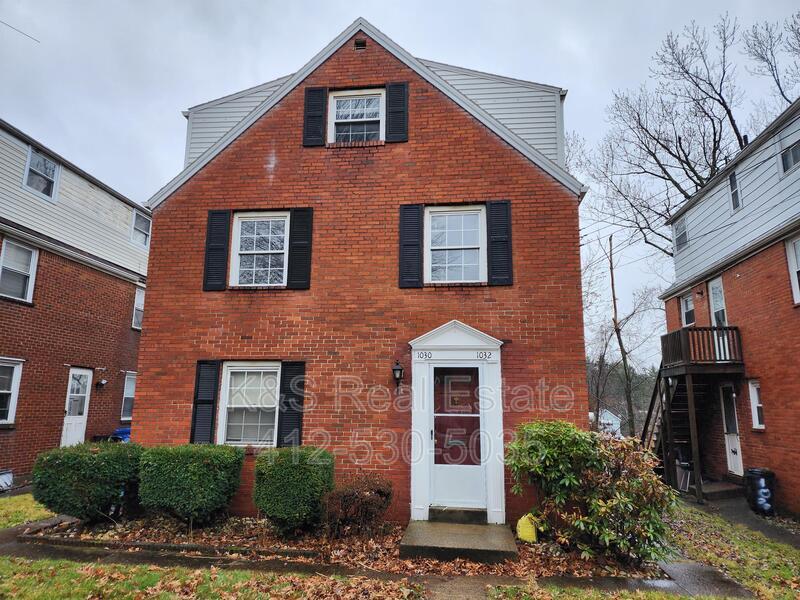 Photo - 1032 Summit Street - 1
