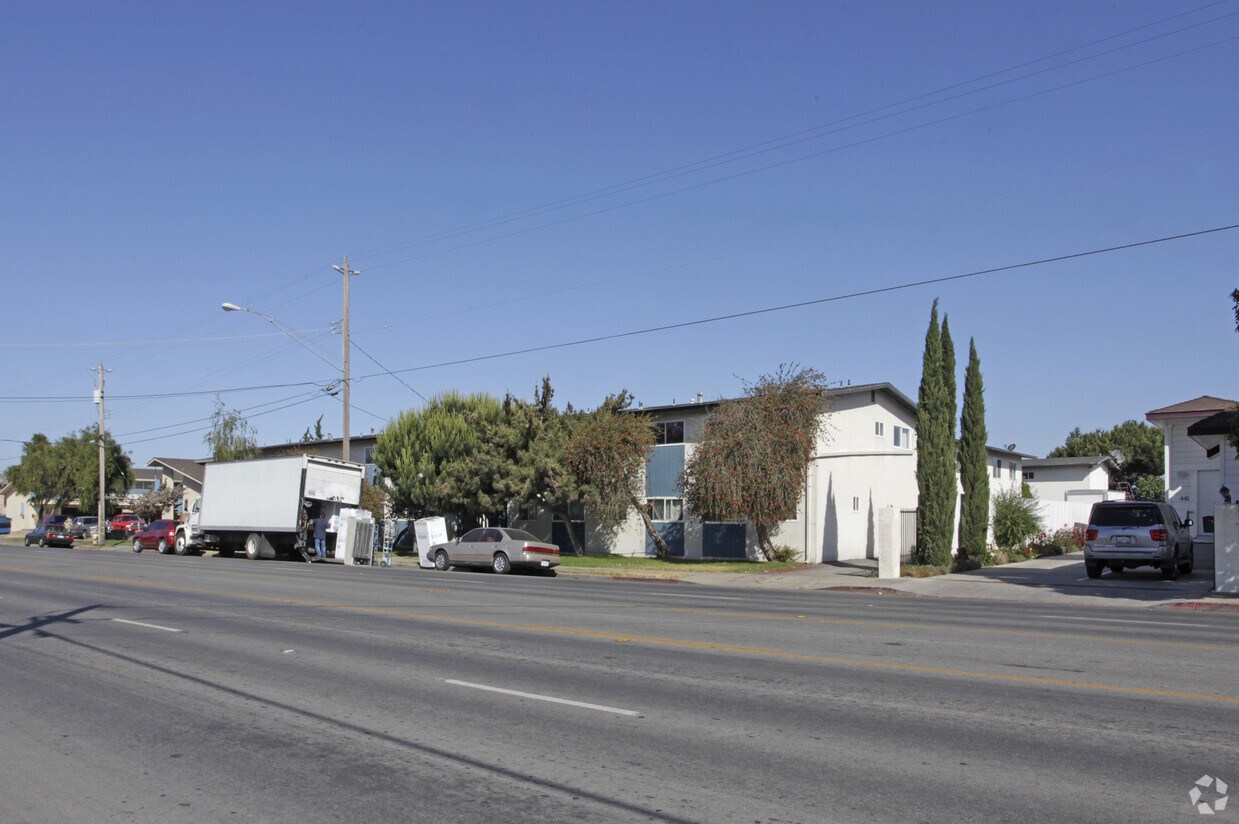 433 Williams Rd, Salinas, CA 93905 Apartments in Salinas, CA