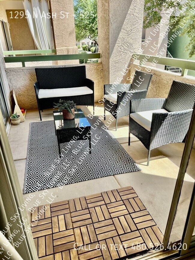 Foto del edificio - 1295 N Ash St