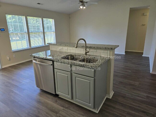 Building Photo - 6308 Saybrooke Dr