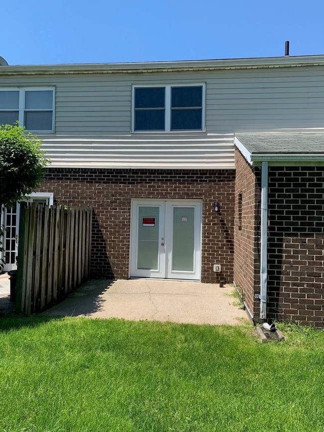 Foto del edificio - 3 Bedroom Townhouse in Manheim Twp