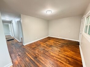 Building Photo - 3373 33rd Pl N