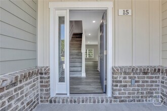 Building Photo - 105 Sherwood Ct