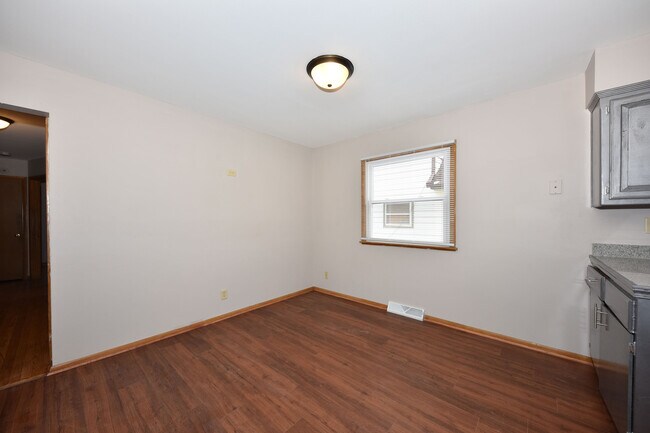 Building Photo - 4700 N 52nd St
