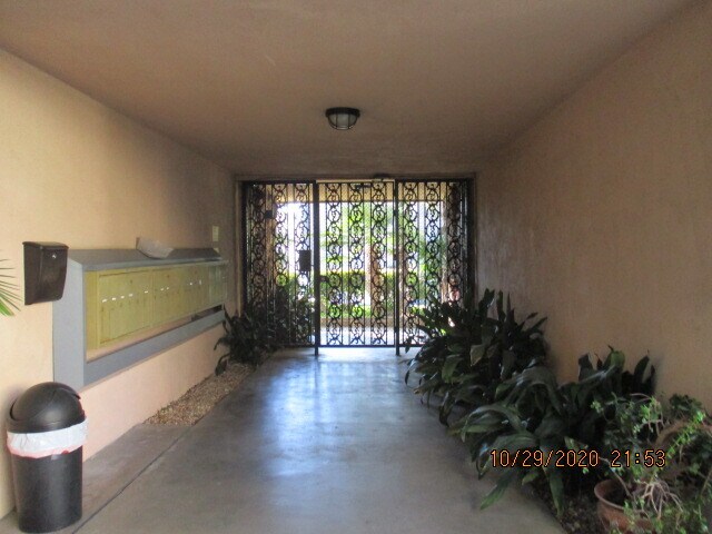 Foto del edificio - 1220 Lyndon St