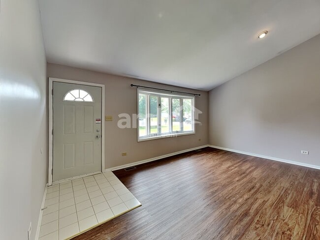 Building Photo - 6605 Goldhaber Ln