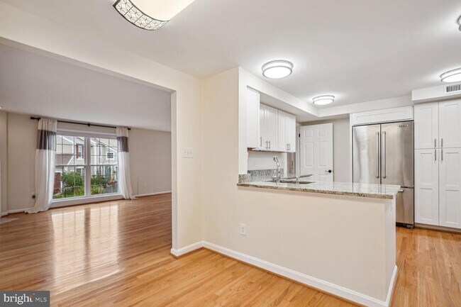 Building Photo - 1511 Deer Point Way