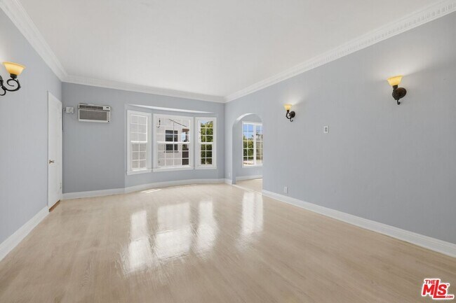 Foto del edificio - 437 N Genesee Ave