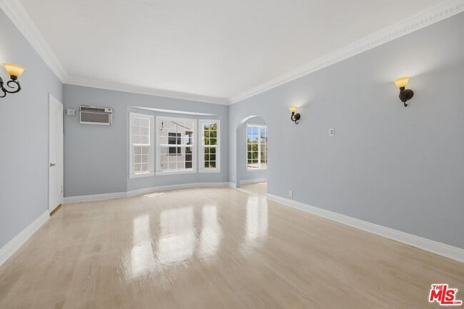 Building Photo - 437 N Genesee Ave