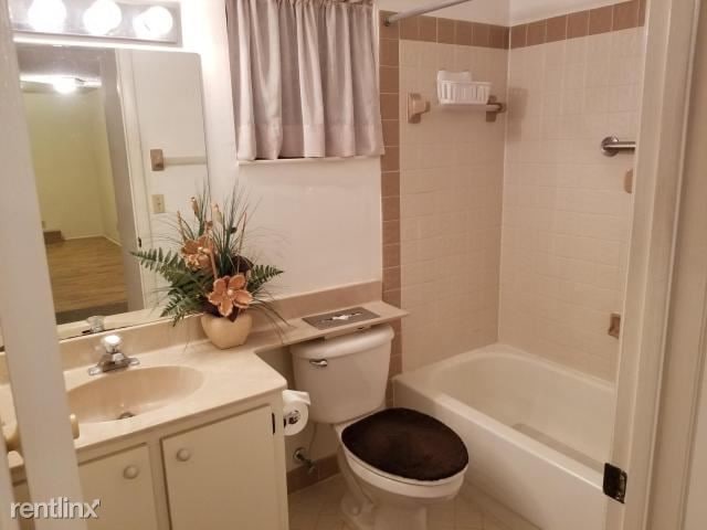 Building Photo - 2 br, 2 bath Apartment - 2465 NW 49th Ter