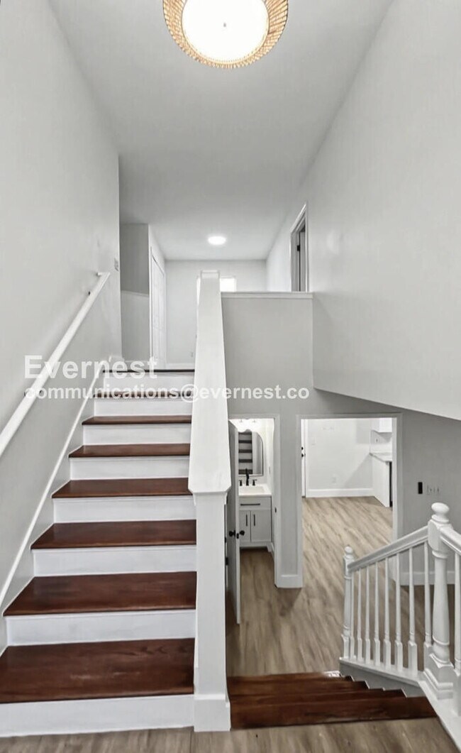 Foto del edificio - 3 Bed/2.5 Bath Home with Garage / Pet-Friendly / Vouchers Accepted / Available Now!