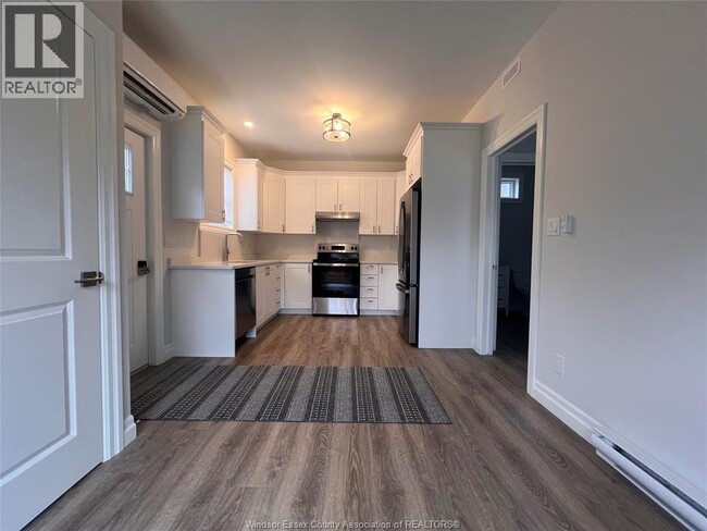 Building Photo - 89 Draper St