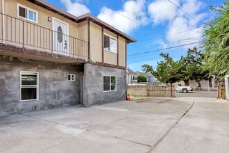 Building Photo - 25654 Franklin Ave