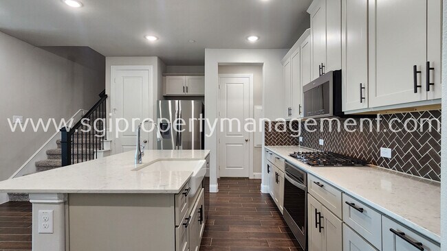Building Photo - 1052 Keswick Dr