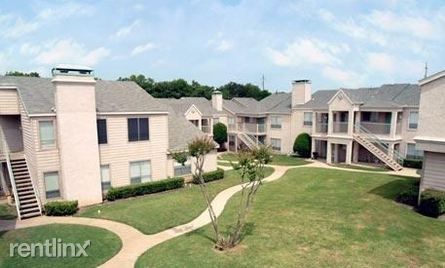 Foto principal - 8542 Spring Valley Rd