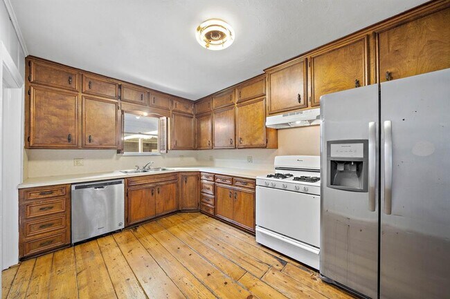 Building Photo - 415 W Pearce St
