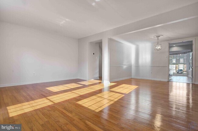 Building Photo - 1520 Birdwood Ct