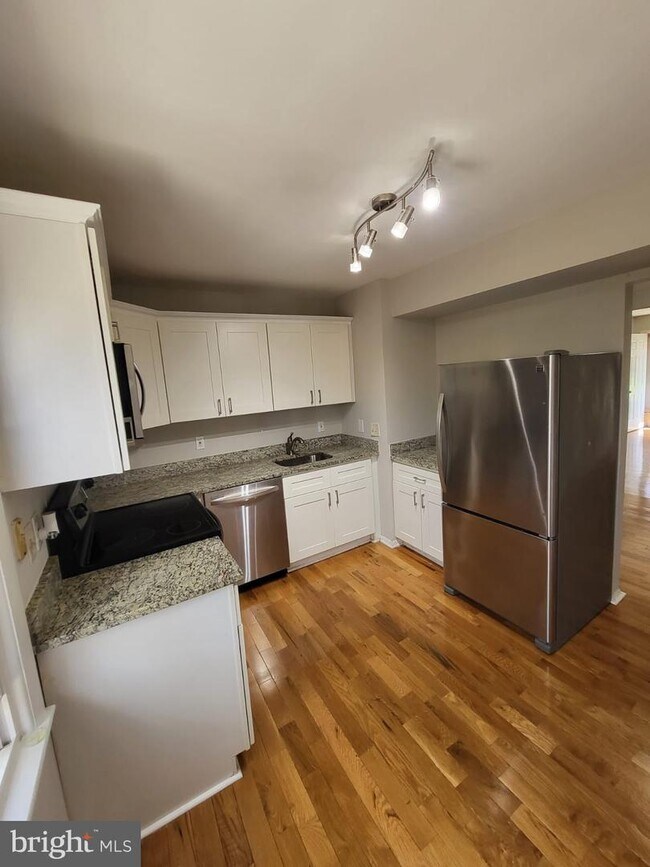 Building Photo - 2809 Chablis Cir