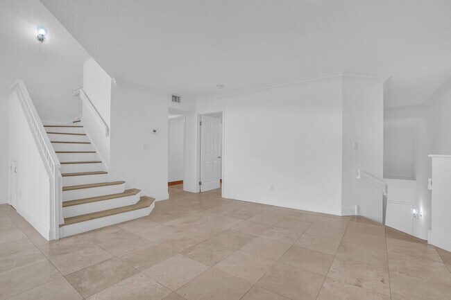 Building Photo - 705 Mainsail Cir