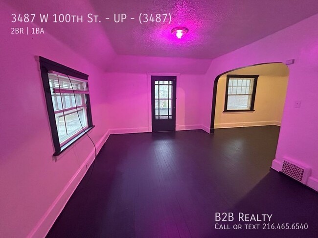 Building Photo - Spacious Two-Bedroom Unit in a Charming Mu...