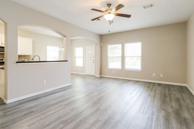 Foto del edificio - 18460 Sunrise Maple Dr